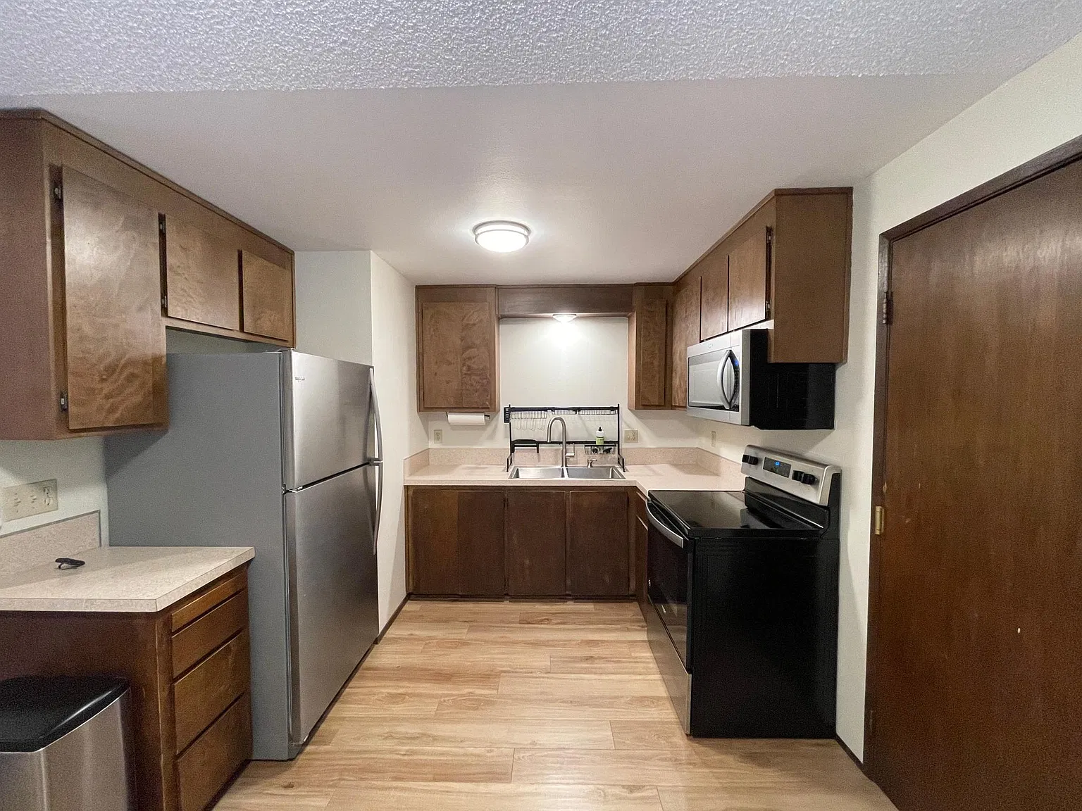 2 bed, 864 sqft, $1,850 — Photo 3