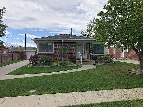 2nd image of 1876 E Logan Ave