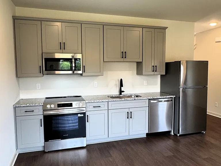 2504 Freeman Rd SW — Photo 10