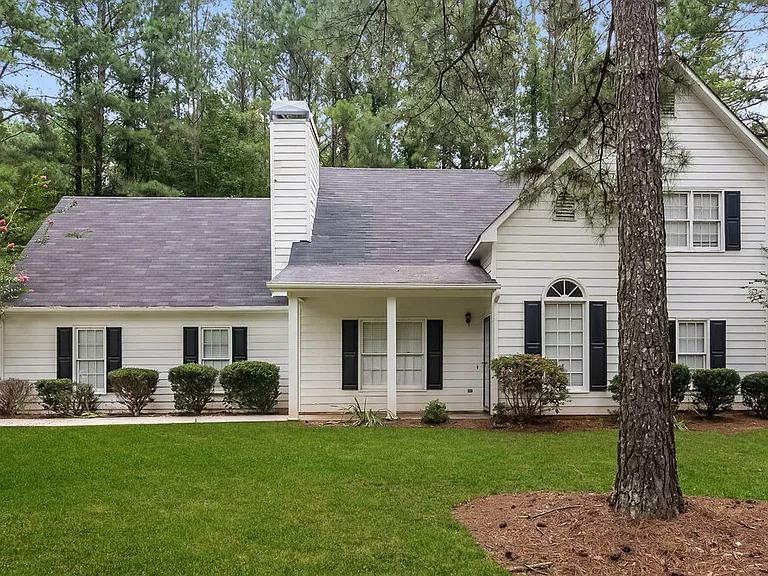 36 Stonehaven Dr — Photo 1