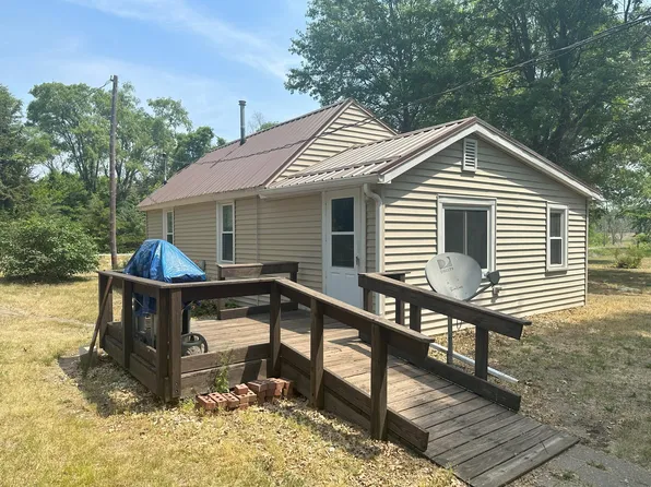 8459 172nd St, Muscatine, IA 52761