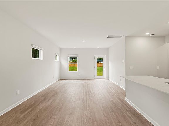 Welcome to the Roswell floorplan at Pleasant Brook.