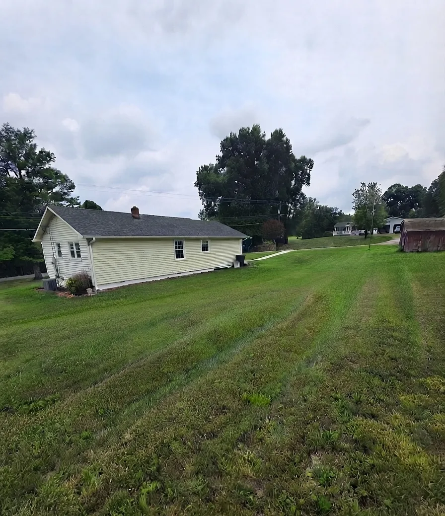 3 bed, 1176 sqft, $1,600 — Photo 2