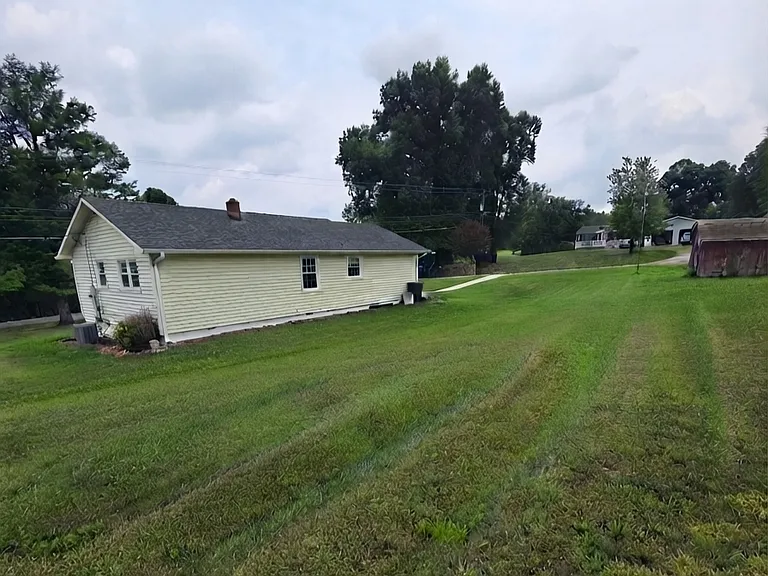 3821 State Highway 66 S — Photo 2
