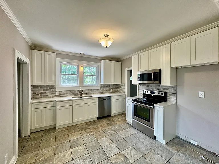 1916 Fair Dr — Photo 13