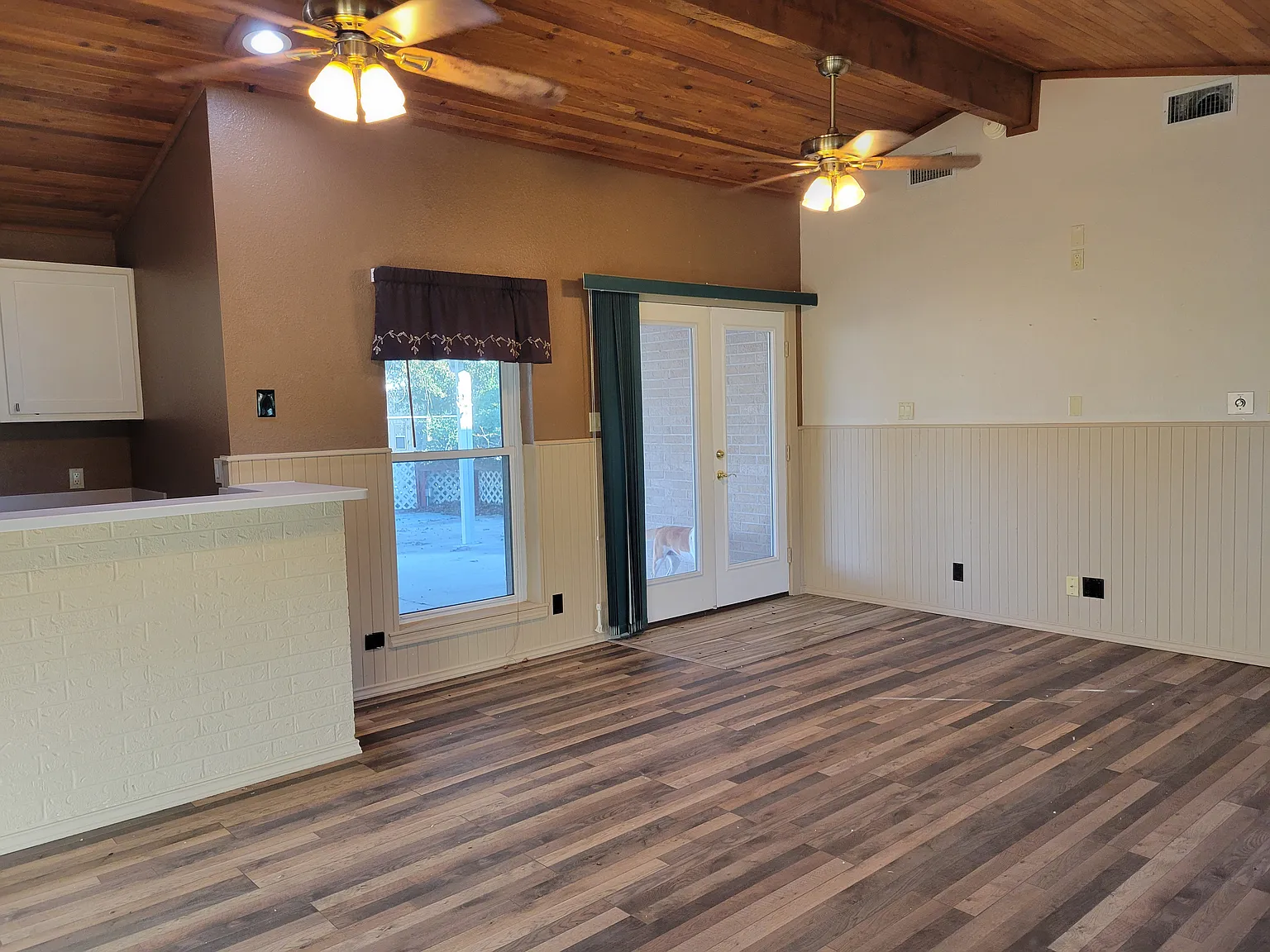 4 bed, 3.5 bath, 3800 sqft, $4,999 — Photo 4