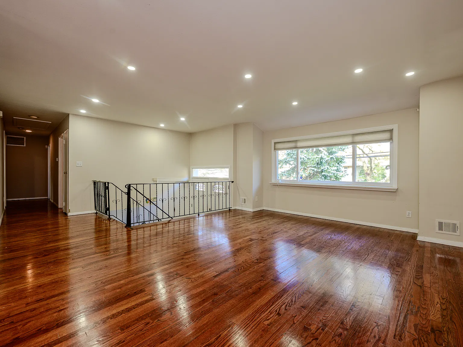 4 bed, 2303 sqft, $6,000 — Photo 3