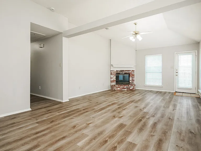 3612 Garden Springs Dr — Photo 5