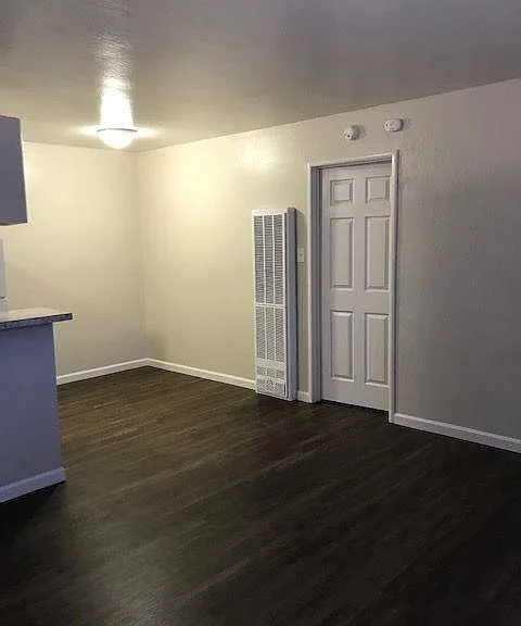 1075 Cypress St — Photo 2