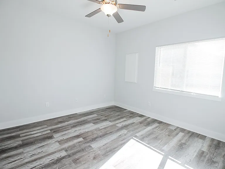 5409 N Colburn St — Photo 7