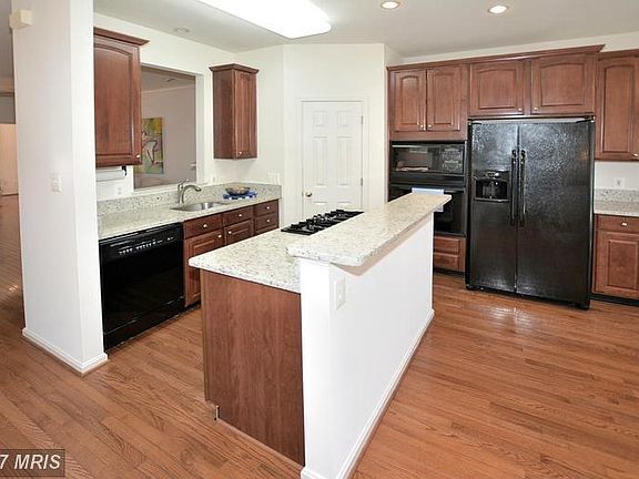 4th image of 4028 Heatherstone Ct