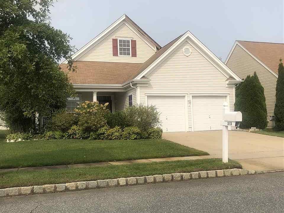 2nd image of 313 McClellan Rd