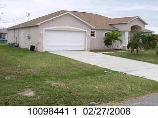 3807 SW 7th Pl Photo 1