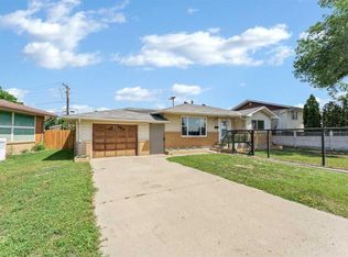 2711 S Dunmore Rd SE, Medicine Hat, AB T1A2A6