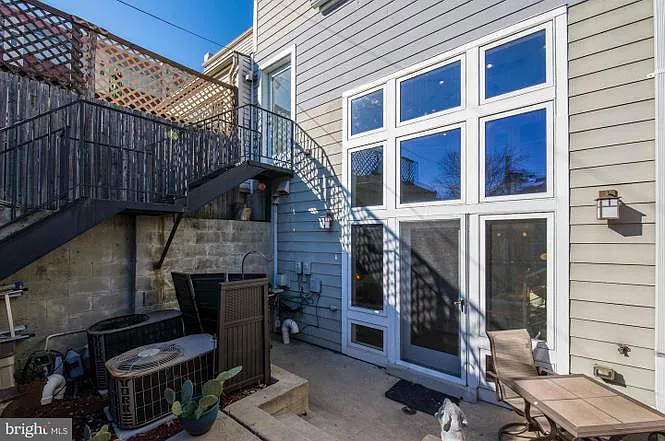 211 R St NE #A — Photo 6