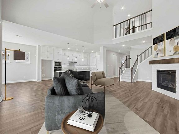 The Hillmont - Family Room