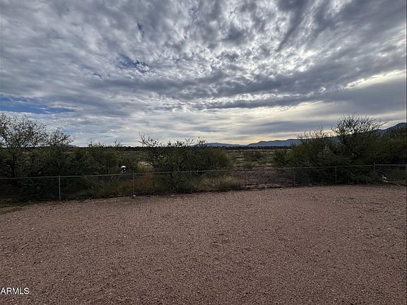 5th image of 4391 E CANYON Drive