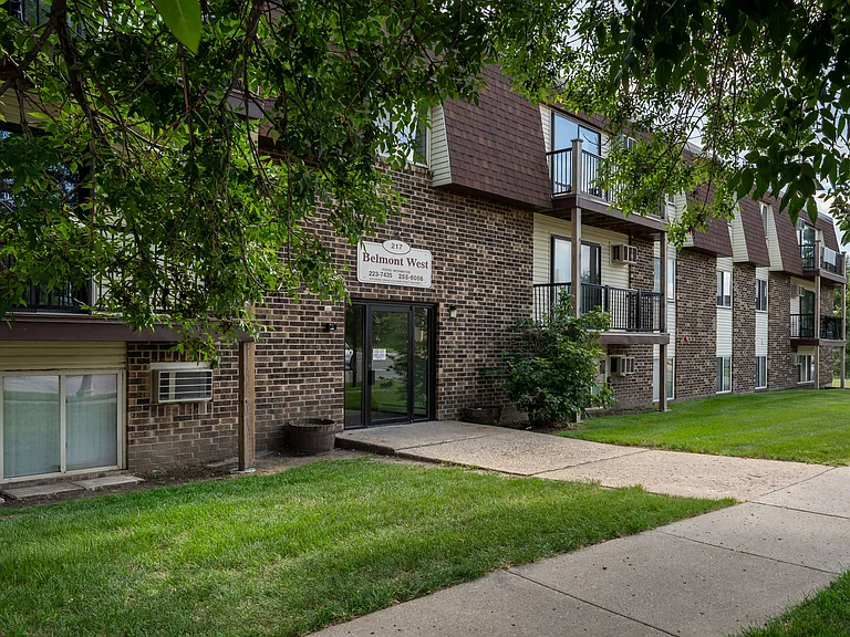 Bismarck, ND Belmont West Apartments | Exterior