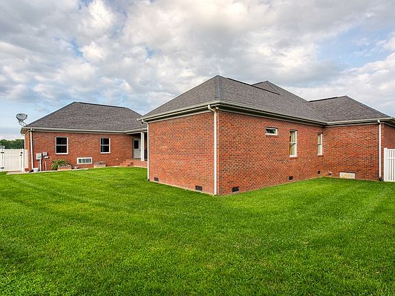 5th image of 4247 Eagle Crest Dr