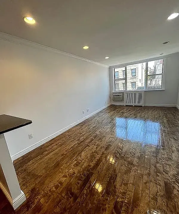 348 E 58th St #5B