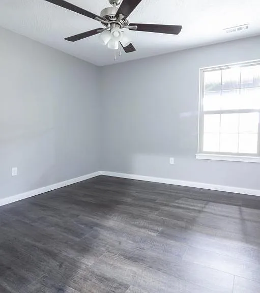 2951 E University St — Photo 15