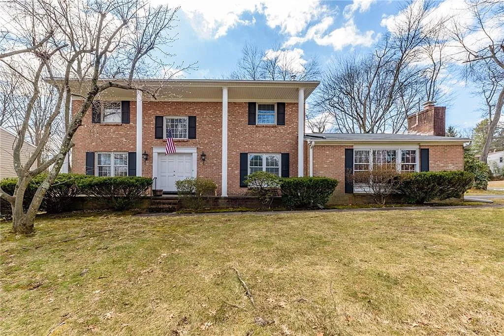 17 Merion Pl photo 1
