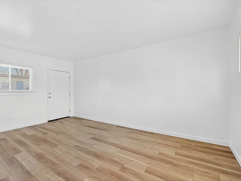 7374 E Main St — Photo 10