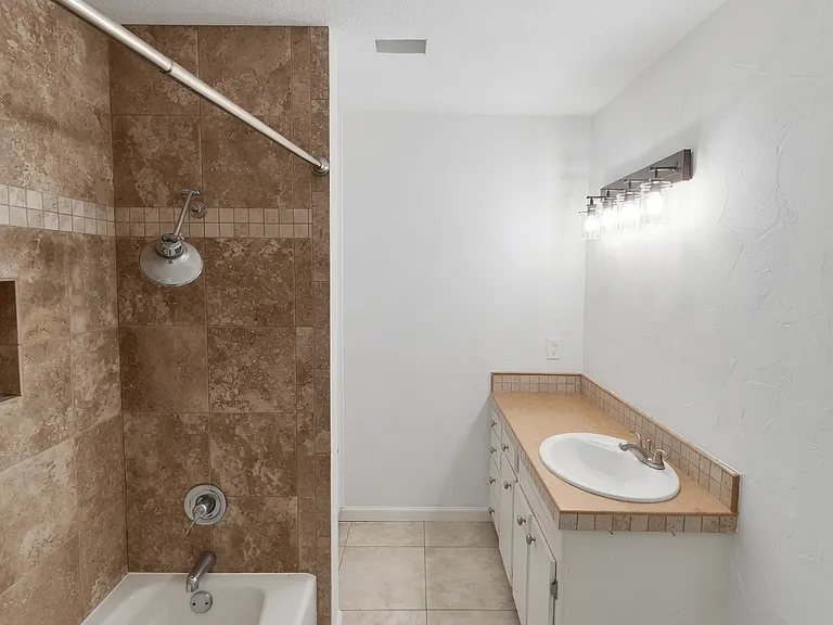 3533 Sheffield Dr — Photo 12