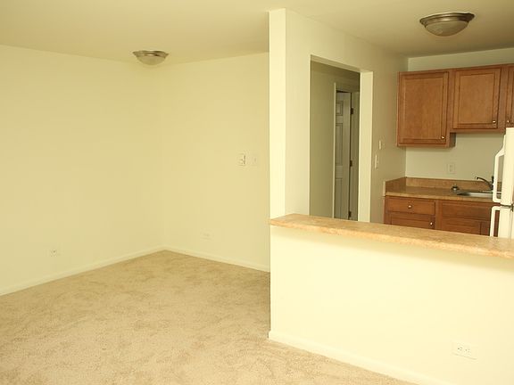 3rd image of 2206 N Berkshire Rd APT 19