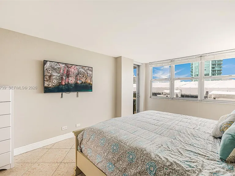 6039 Collins Ave #936 — Photo 22
