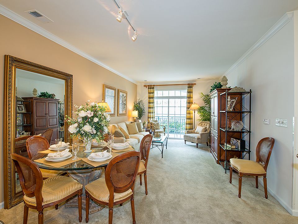 You'll Have Room to Live at Evergreens at Columbia Town Center