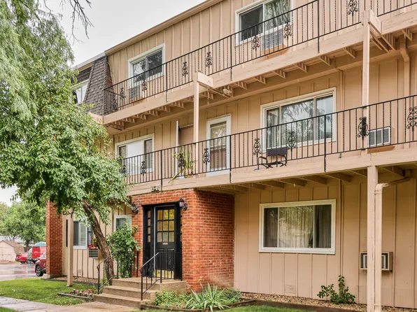 2506 Algonquin Rd APT 17, Rolling Meadows, IL 60008