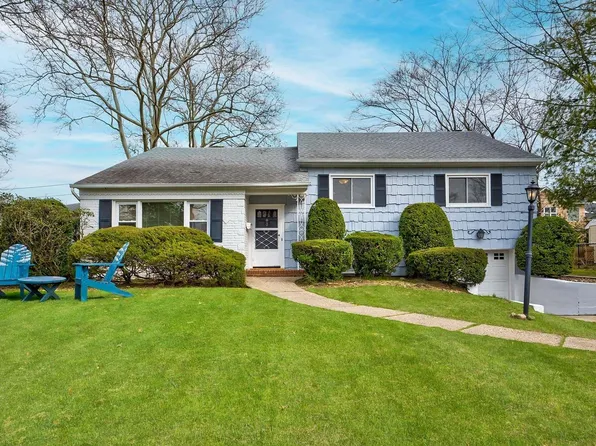 3 Beachway, Port Washington, NY 11050
