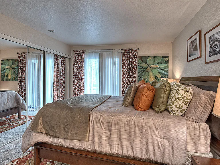 Regency Square Apartments — Photo 11