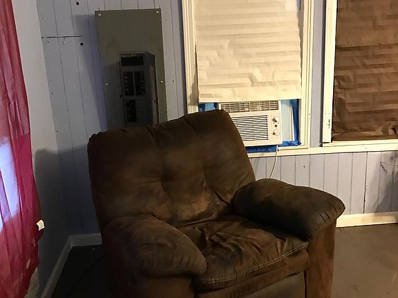 5th image of 521 Saint John St