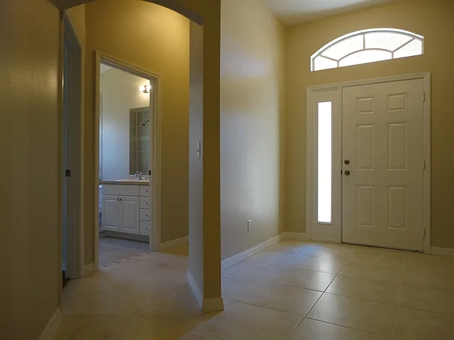 3 bed, 2.0 bath, 1874 sqft, $2,485 — Photo 4