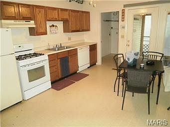 5th image of 111 S Christina Ave