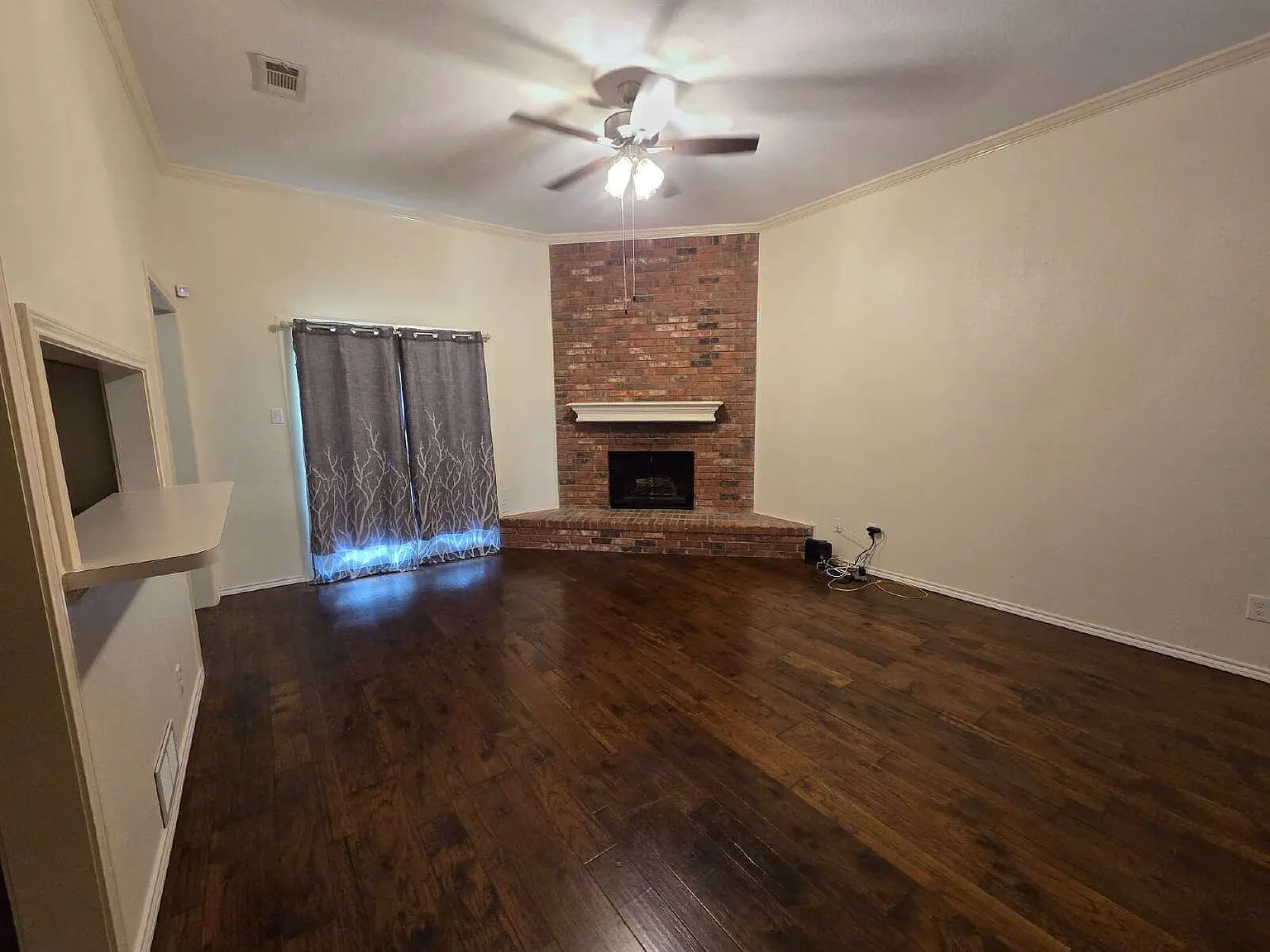 2 bed, 2.5 bath, 1450 sqft, $2,200 — Photo 4