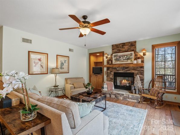222 Creekside Way #D-201, Burnsville, NC 28714