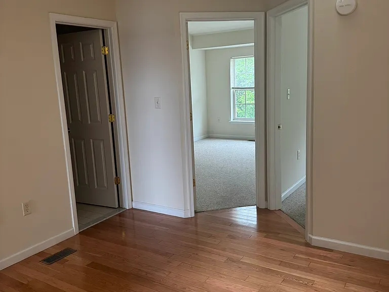 2043 Clinton Ave — Photo 6