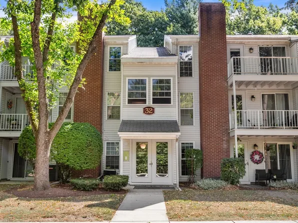 32 Walden Dr APT 19, Natick, MA 01760