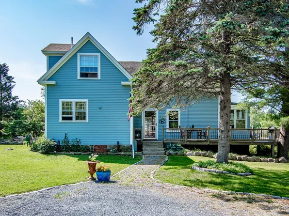 15 Old Quarry Rd, Stonington, ME 04681