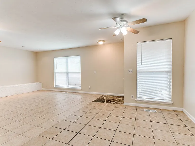 504 N Davis Ave — Photo 24