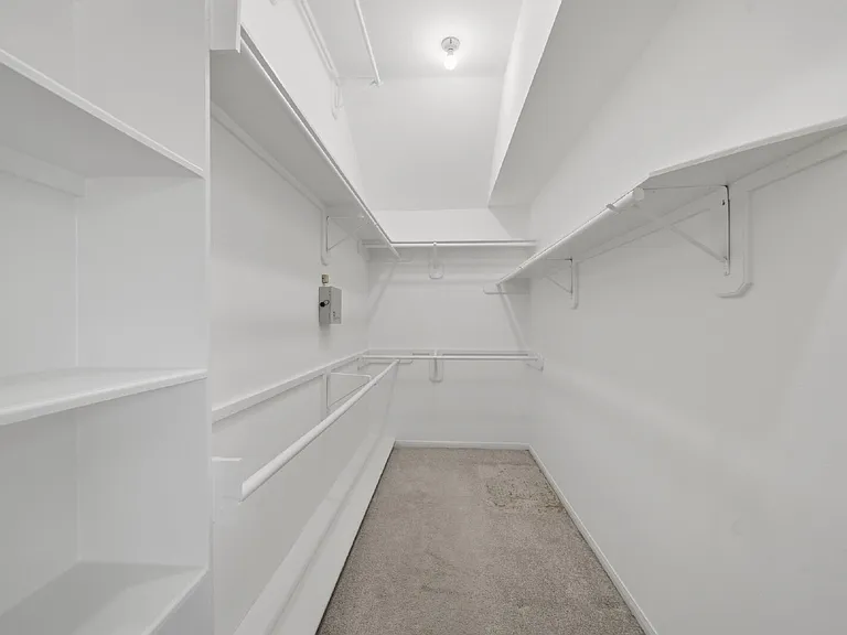 1735 Berkoff Dr — Photo 13