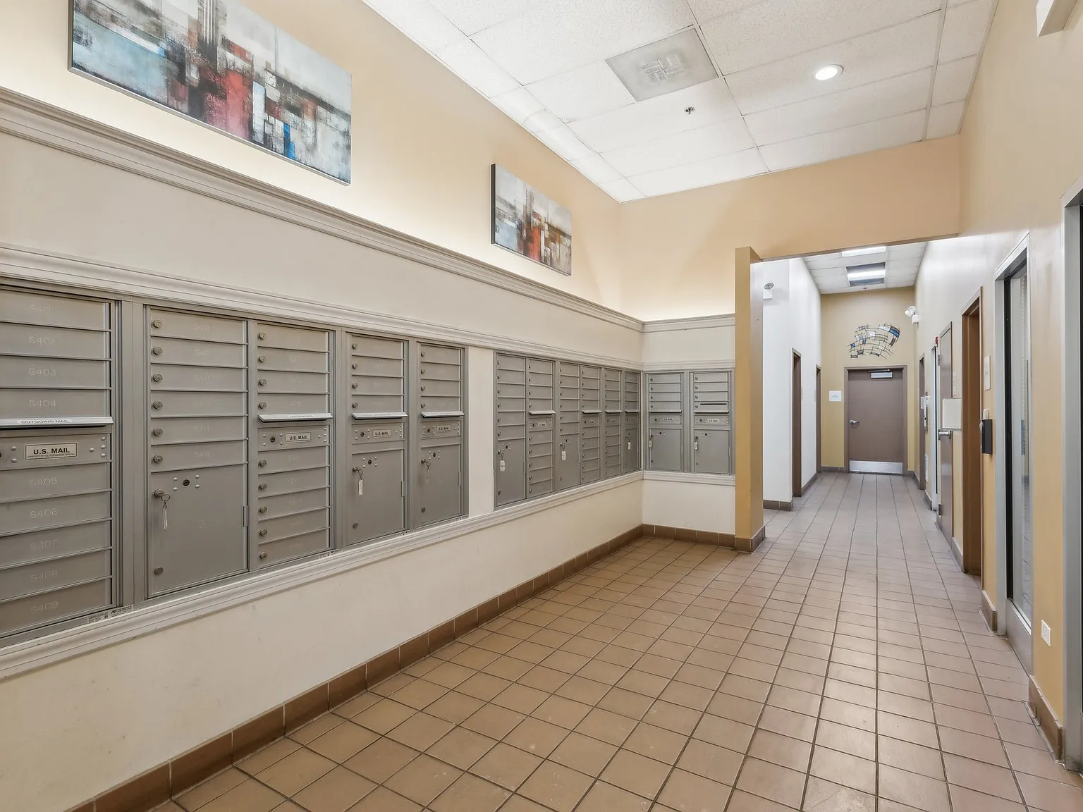 Wilson Yard Senior — Photo 2