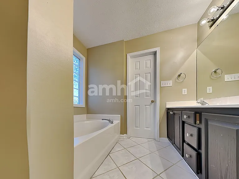 112 Pine Orchard Ct — Photo 10