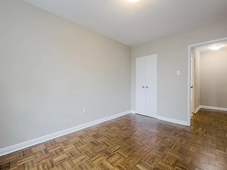 225 Cosburn Ave — Photo 15