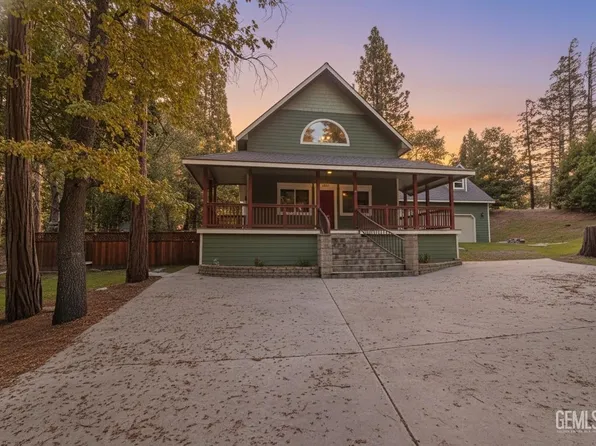 1400 Pinecone Ct, Wofford Heights, CA 93285