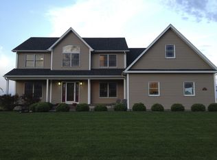 961 Girdle Rd, East Aurora, NY 14052