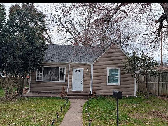 2nd image of 203 Wilson St